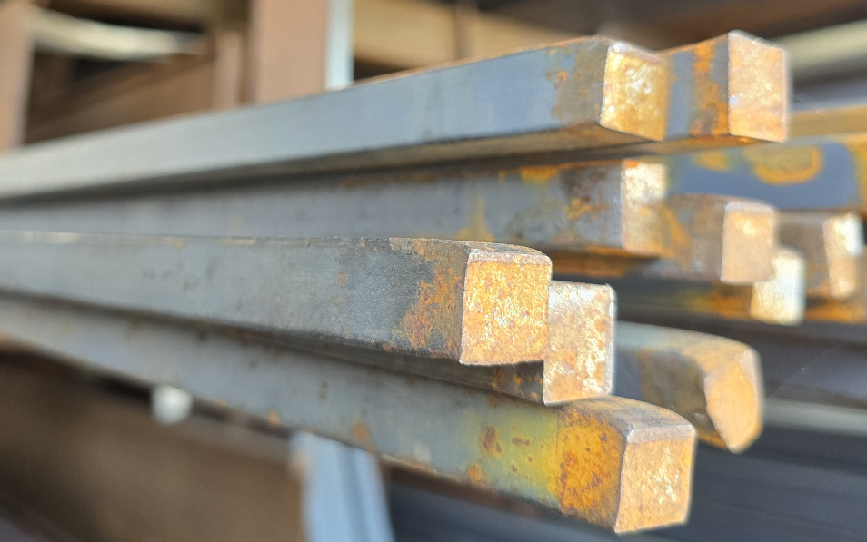 Tasoritilä 34x38 silmäkoko / 40x4 mm kantava latta