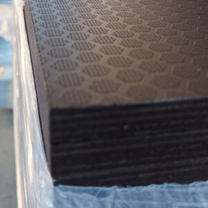 18x1220x2440 Filmivaneri f/v 1-L hexa