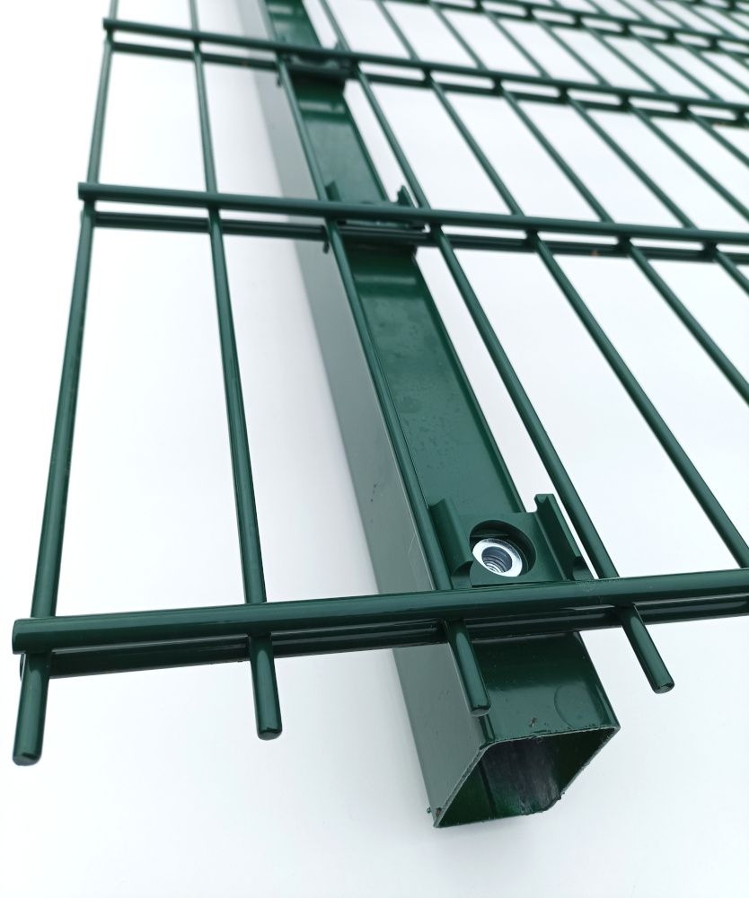 Aitatolppa kolmilanka