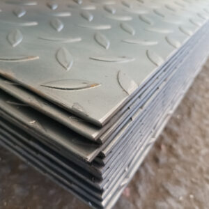 3x1500x3000 Teräslevy kyynelkuviolla