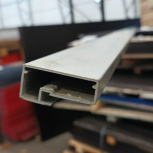 45×21 Alumiiniprofiili 2-L 4,0m pitkä