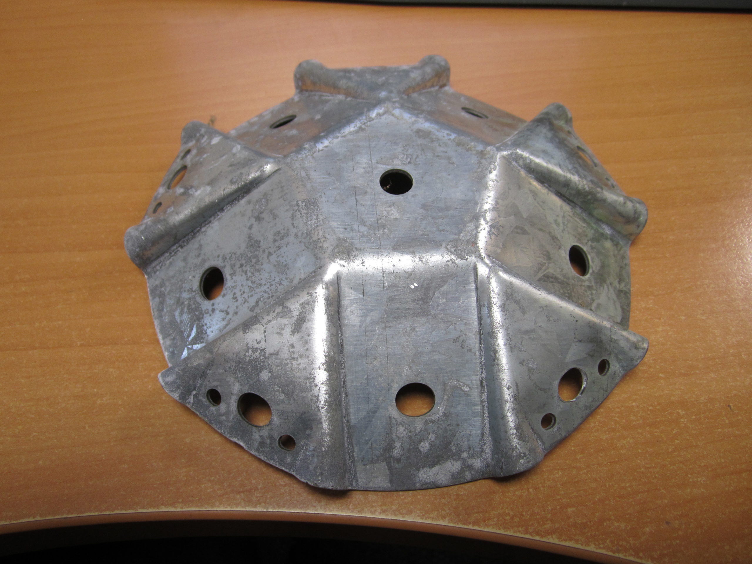 Paviljongin katon kiinnityspala