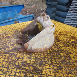 Käytetty kauha 33cm, nro2158f