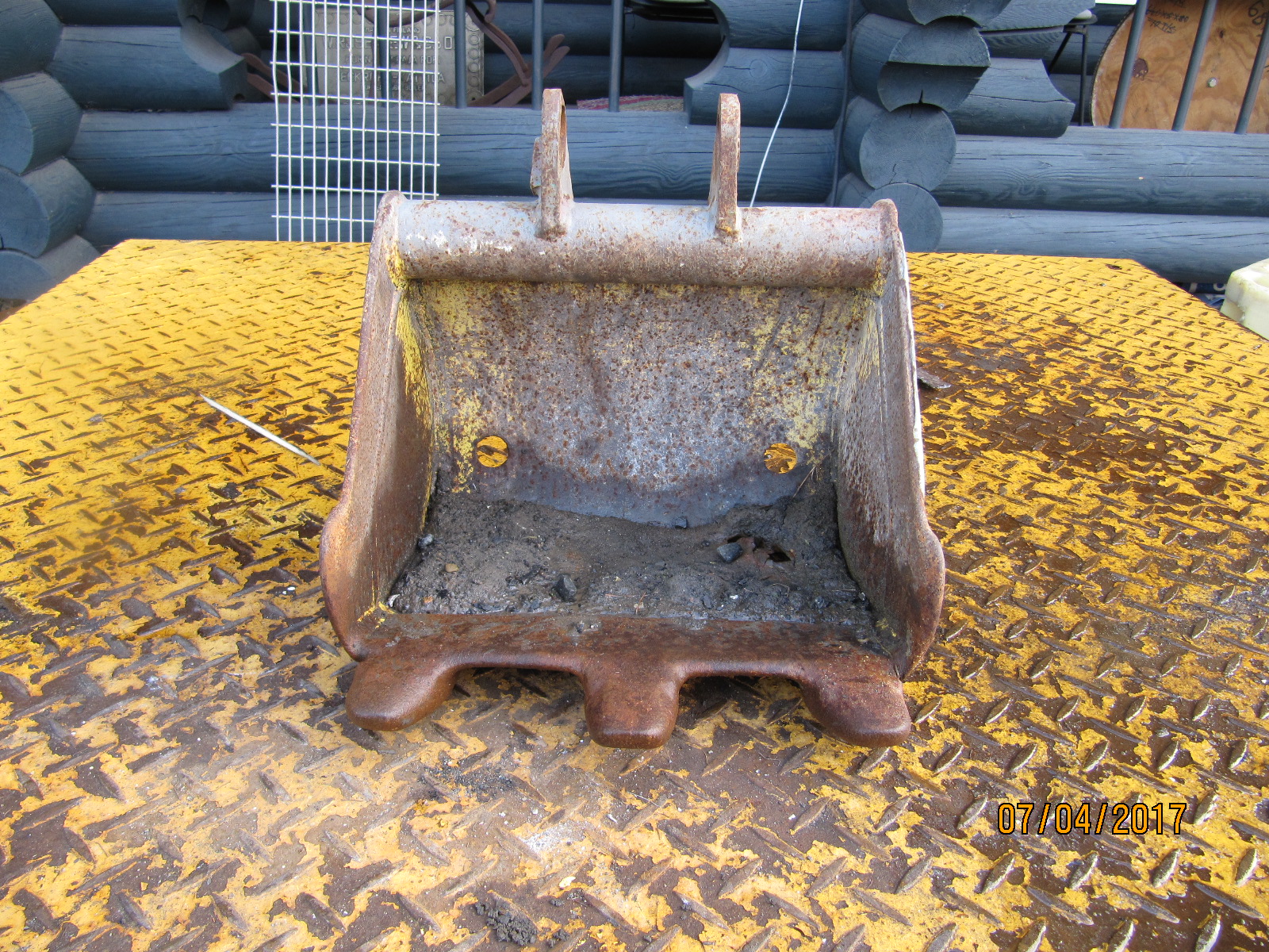 Käytetty kauha 33cm, nro2158f