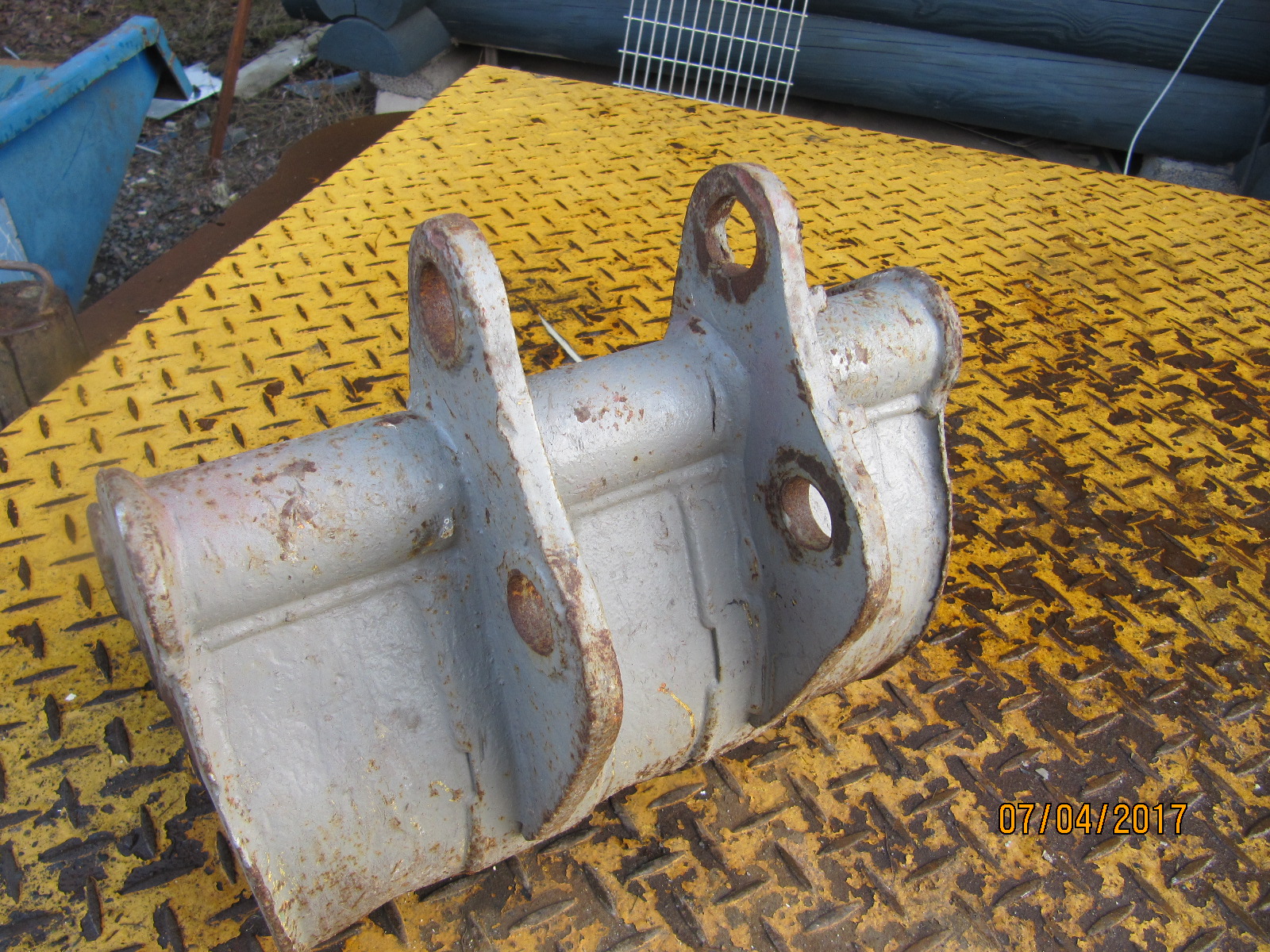 Käytetty kauha 33cm, nro2158f