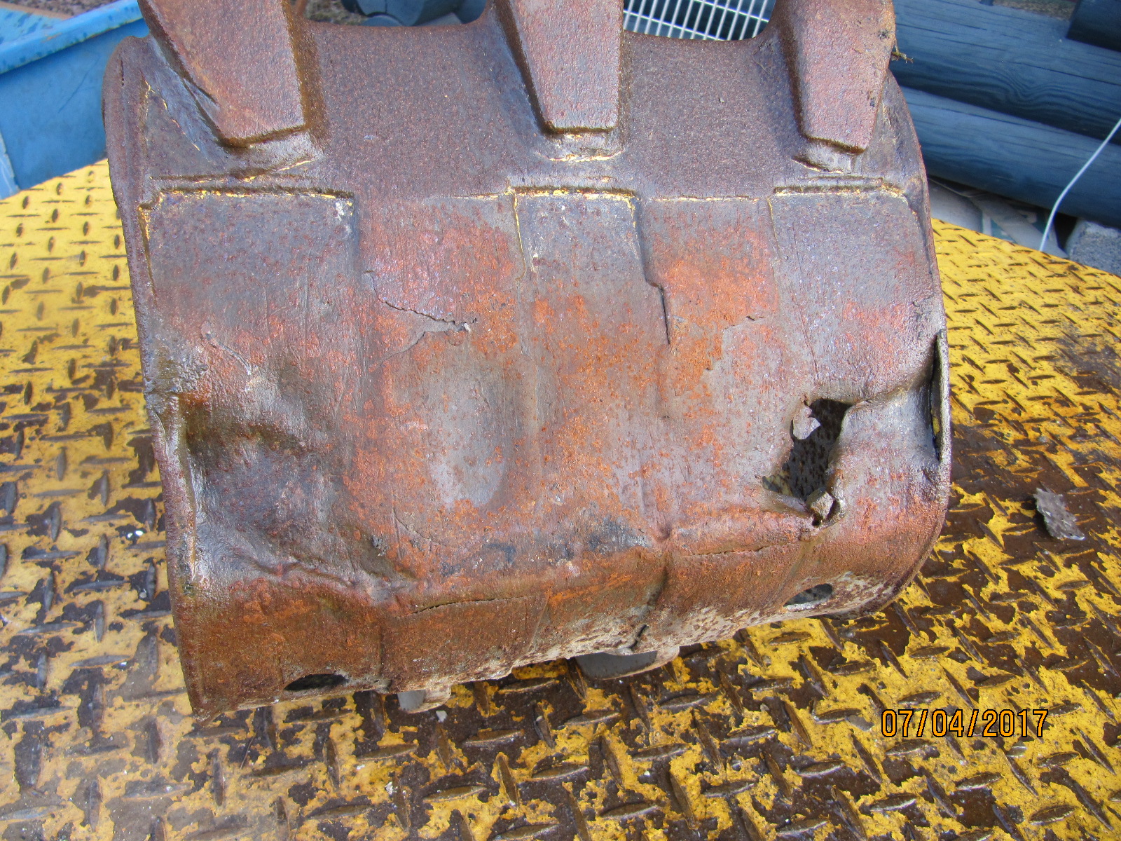 Käytetty kauha 33cm, nro2158f