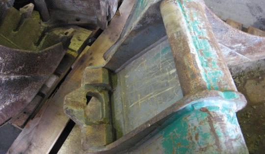 Käytetty kauha 44 cm