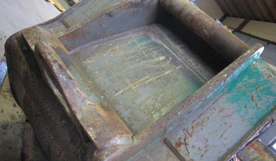 Käytetty kauha 44 cm