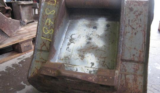 Käytetty kauha 44 cm pi2