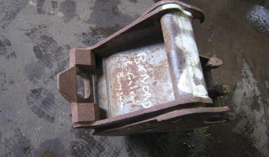 Käytetty kauha 29 cm