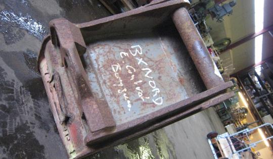 Käytetty kauha 29 cm