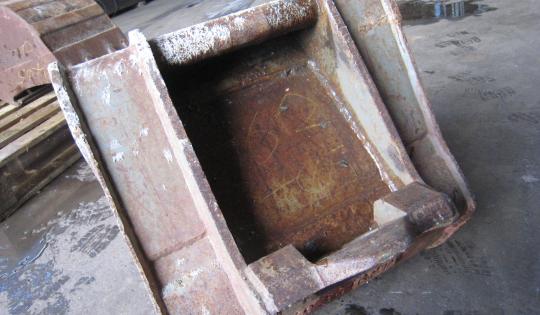 Käytetty kauha 44 cm pi4