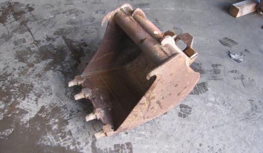 Käytetty kauha 44 cm pi5