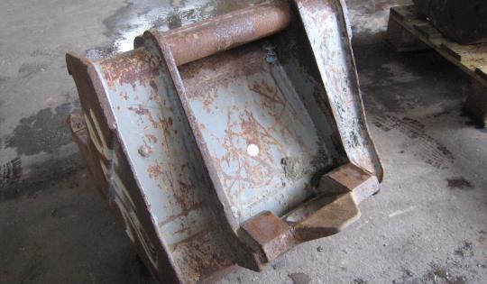 Käytetty kauha 44 cm pi6