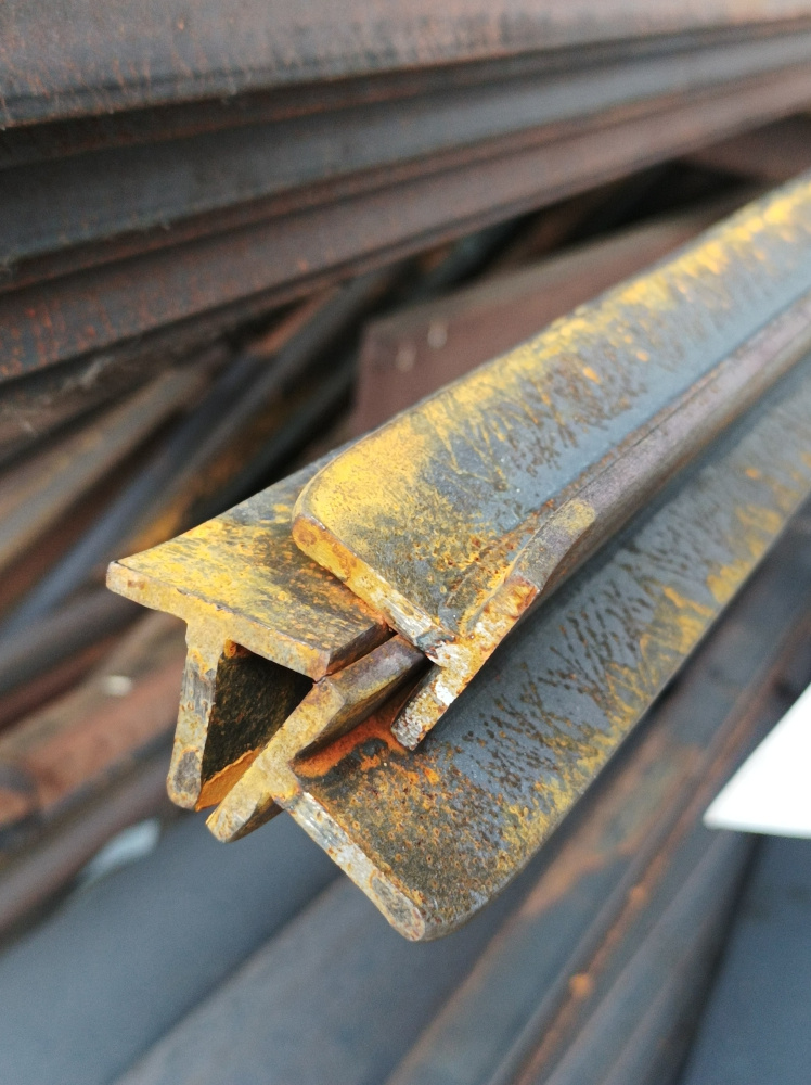 30x30x4 T-rauta S235 - Mustajärvi.fi