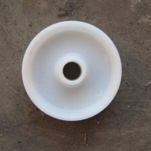 8. PKP Valkoinen pieni isolla reiällä