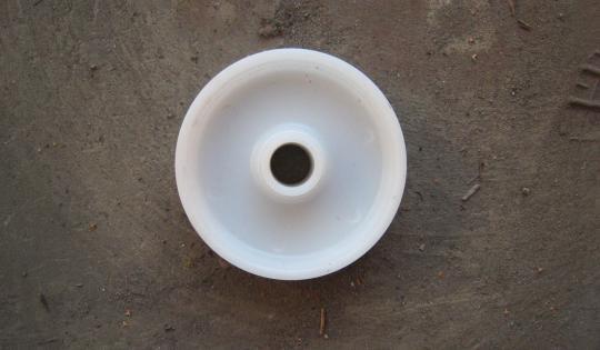 8. PKP Valkoinen pieni isolla reiällä