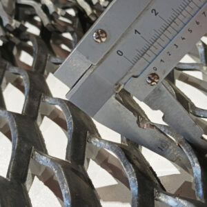 4x1250x2500 Verkkolevy