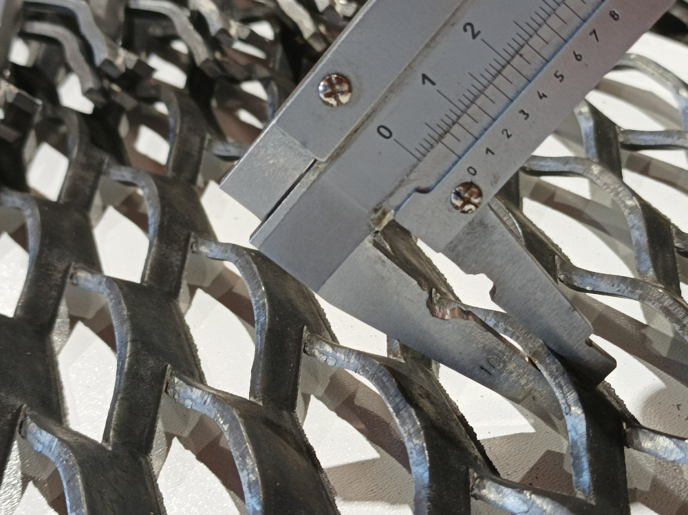 4x1250x2500 Verkkolevy