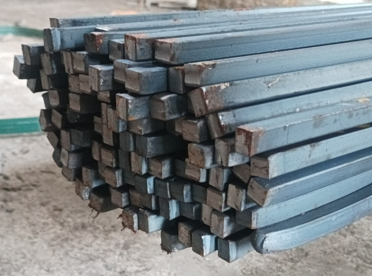 10x10mm Neliötanko S235