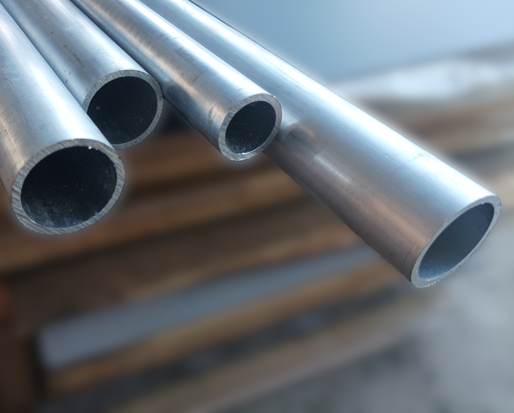 120×4 Alumiiniputki