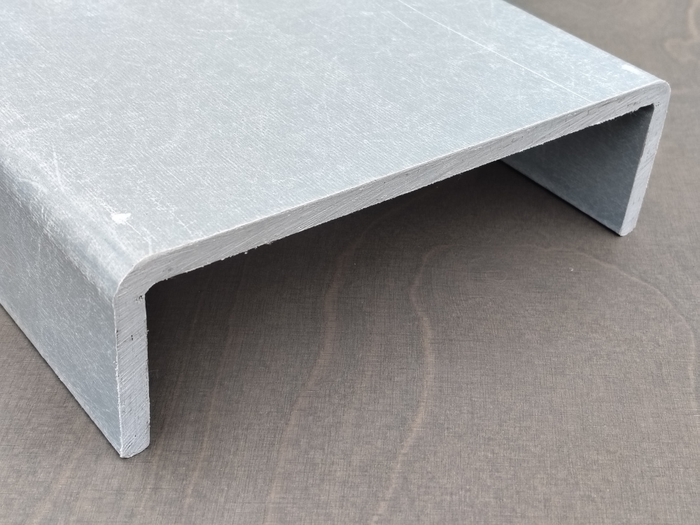 Lasikuitukomposiitti u-profiili