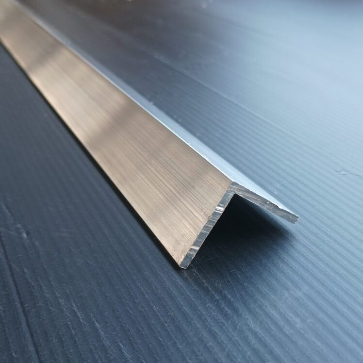 80x80x5 Alumiinikulmatanko aw6060