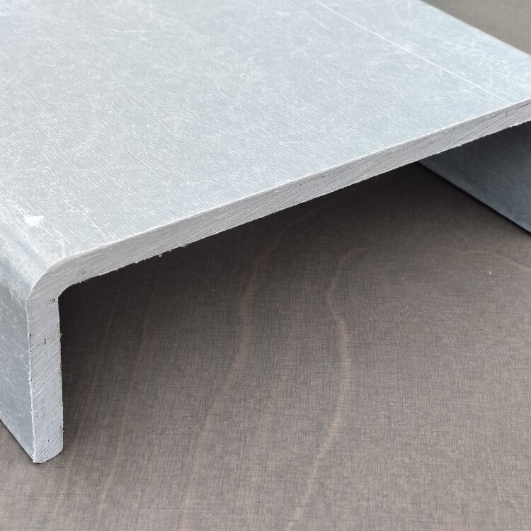 Lasikuitukomposiitti u-profiili